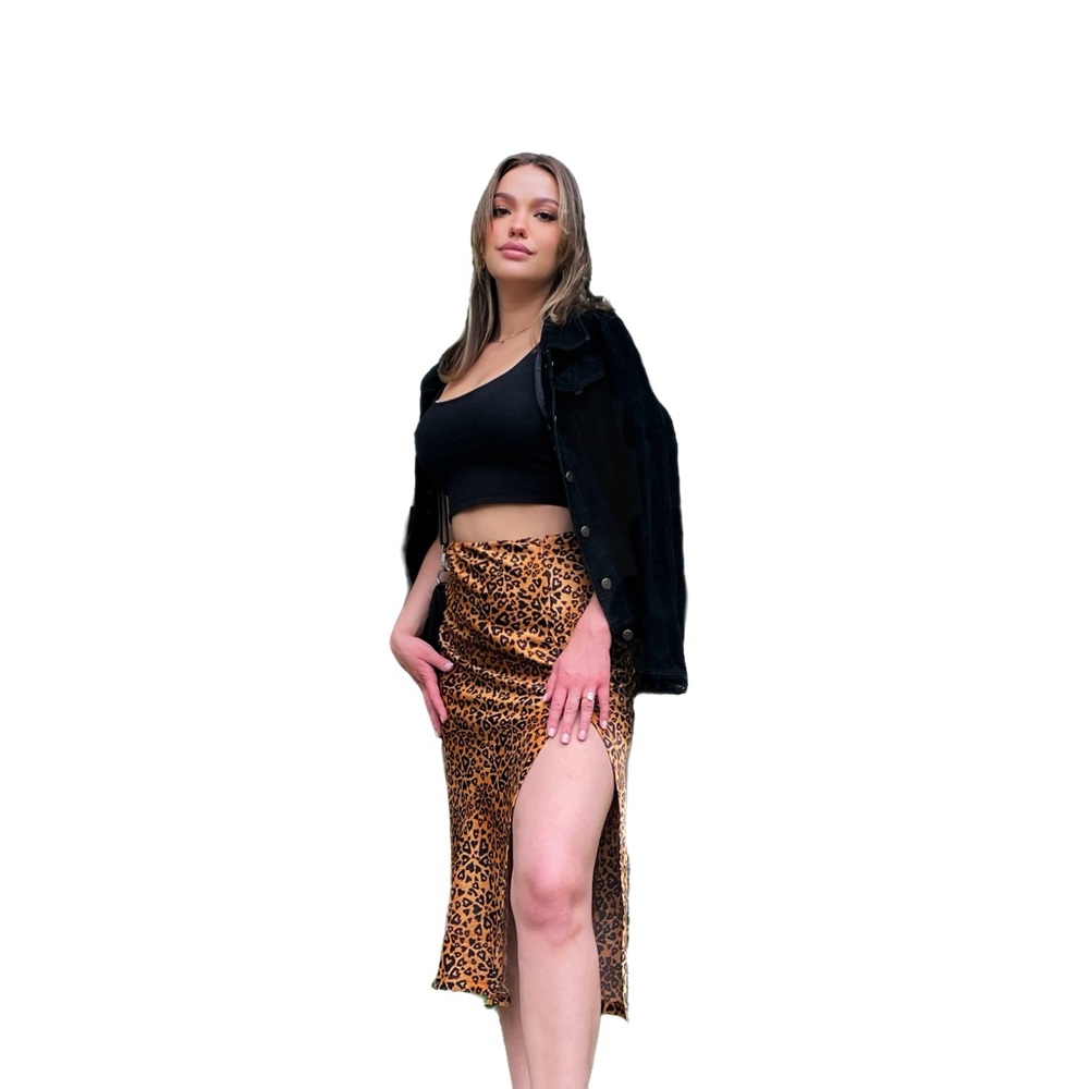 Heart-shaped leopard print midi skirt from Urban Outfitters